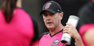 Sydney Sixers: Sawyer to stay with Sixers
