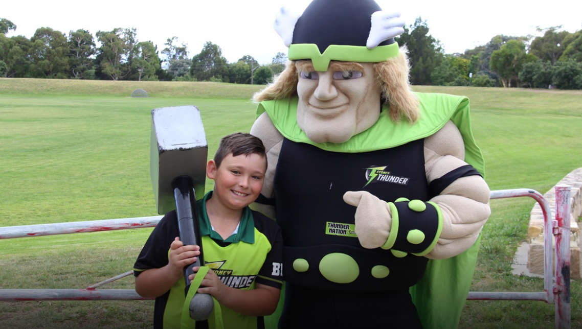 Sydney Thunder: Thor makes surprise visit in Canberra