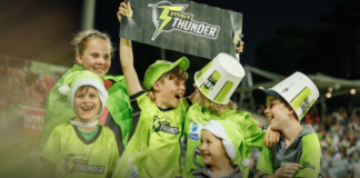 Sydney Thunder back to second home for double in BBL|11