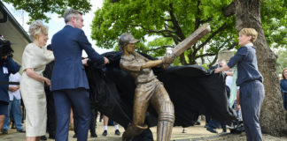 Cricket Australia congratulates Belinda Clark on Sculpture Honour