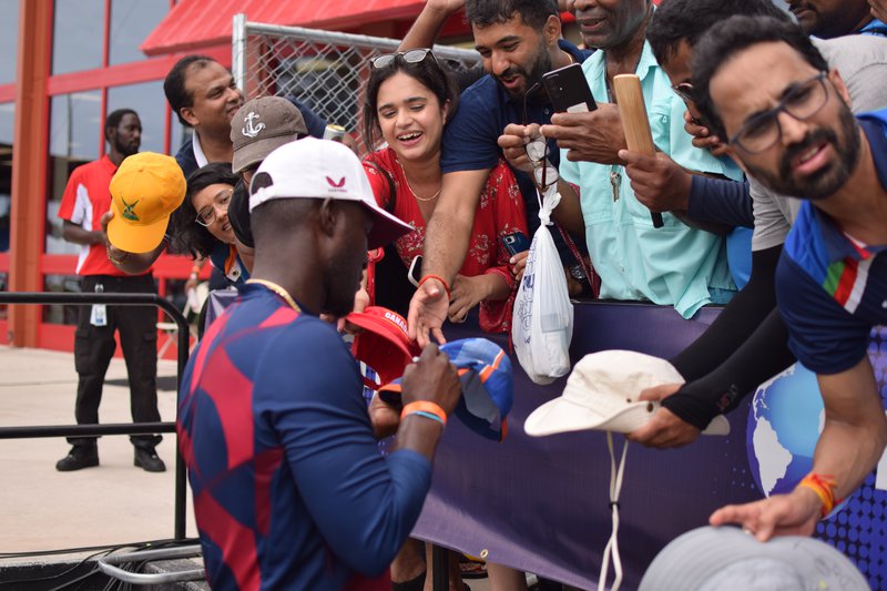 CWI: Letter to Maroon Fans from coach Daren Sammy