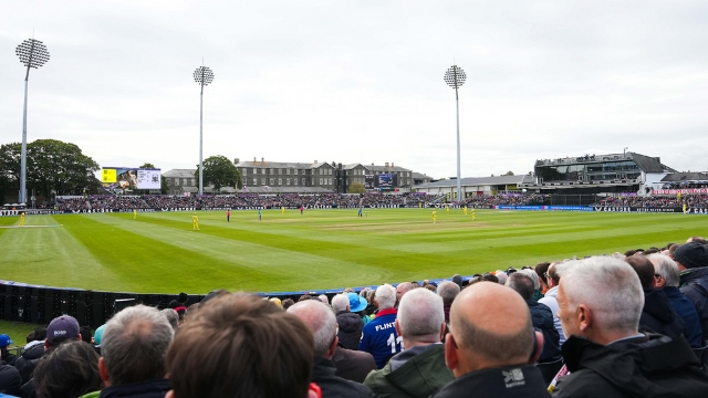 LED Studio Sponors Gloucestershire Cricket