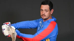 Quinton de Kock posing with a bat in Durban Super Giants jersey during the SA20 league